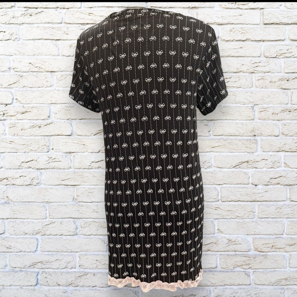 Laura Ashley Bows and Lace Nightgown - Sleep Shirt - Size Large - Picture 4 of 5